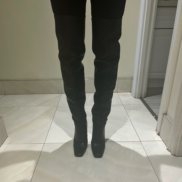 Zara Black baggy leather boots. Size 38. - Picture 2 of 7